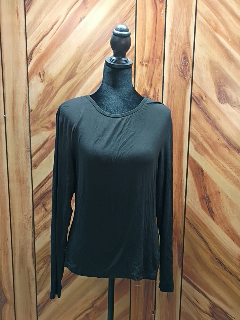 L.L. Bean Black Long-Sleeve Women's Tee Size M